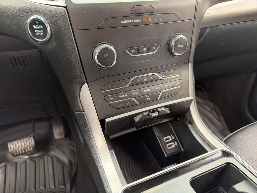 Used 2020 Ford Edge SEL image 16