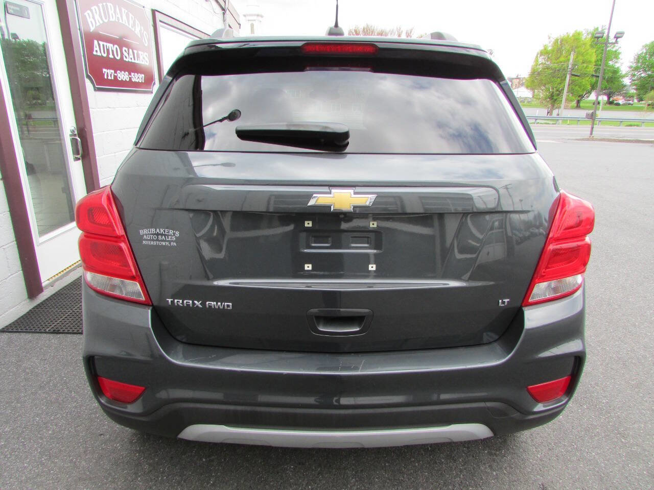 Used 2018 Chevrolet Trax LT w/ LT Convenience Package AWD/4WD image 3