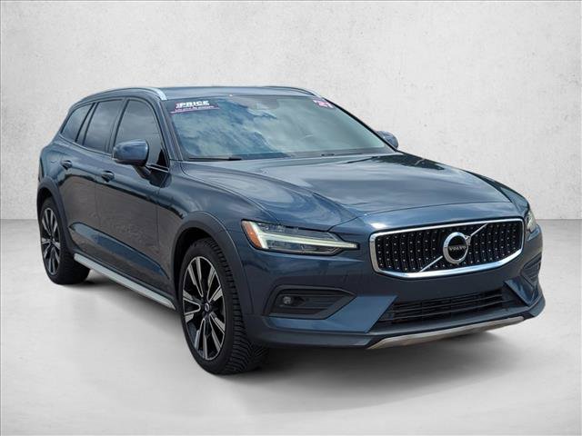 Used 2021 Volvo V60 T5 Cross Country AWD/4WD image 3