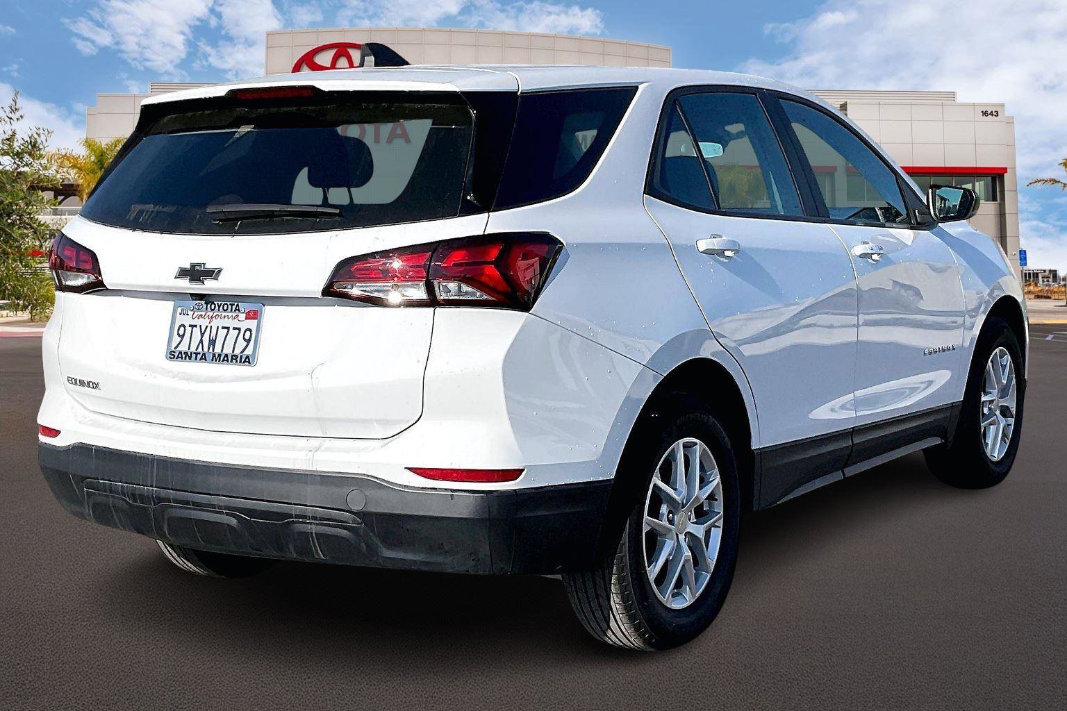 Used 2024 Chevrolet Equinox LS w/ LPO, Cargo Package image 12