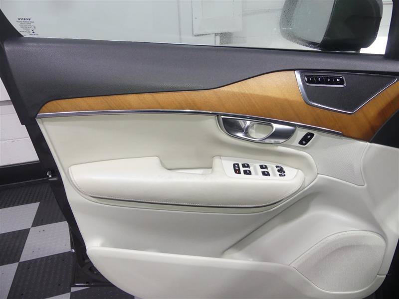 Used 2018 Volvo XC90 T6 Inscription w/ Convenience Package AWD/4WD image 18