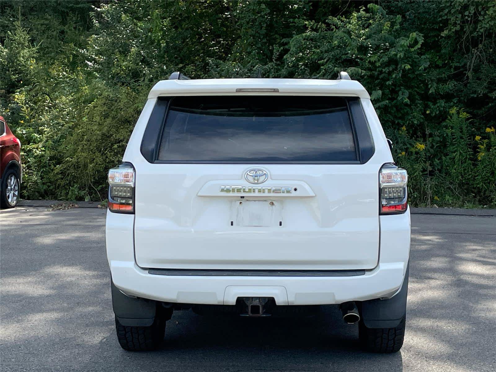 Used 2019 Toyota 4Runner SR5 Premium AWD/4WD image 4