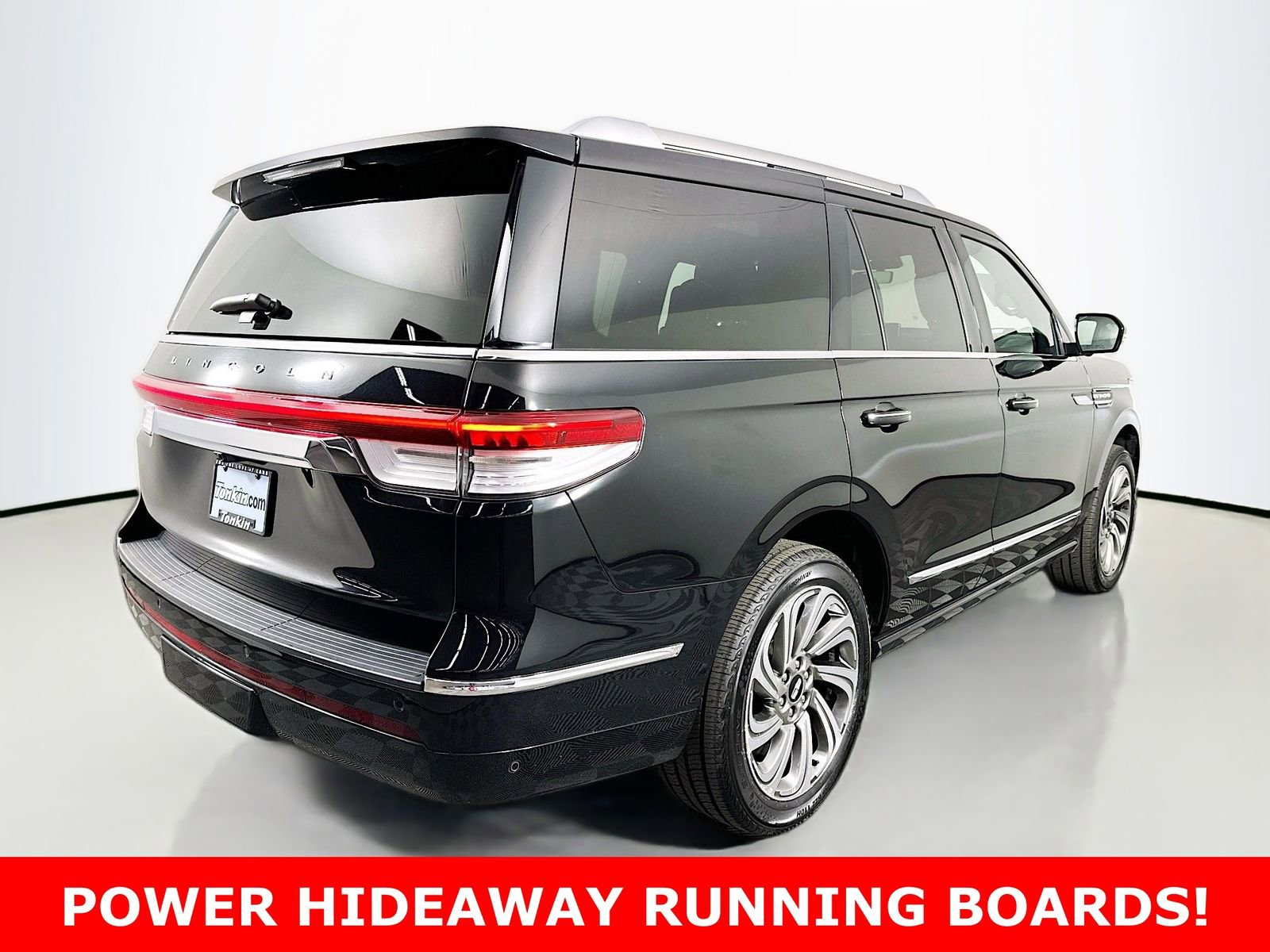 Used 2023 Lincoln Navigator Reserve AWD/4WD image 7