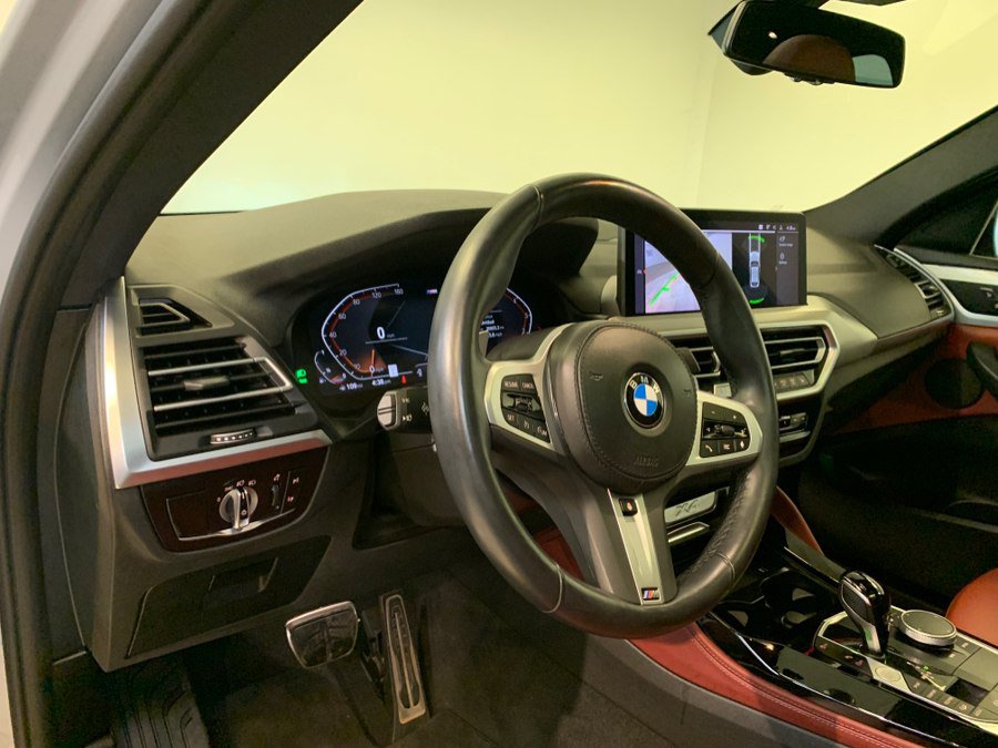Used 2024 BMW X4 xDrive30i w/ M Sport Package AWD/4WD image 17