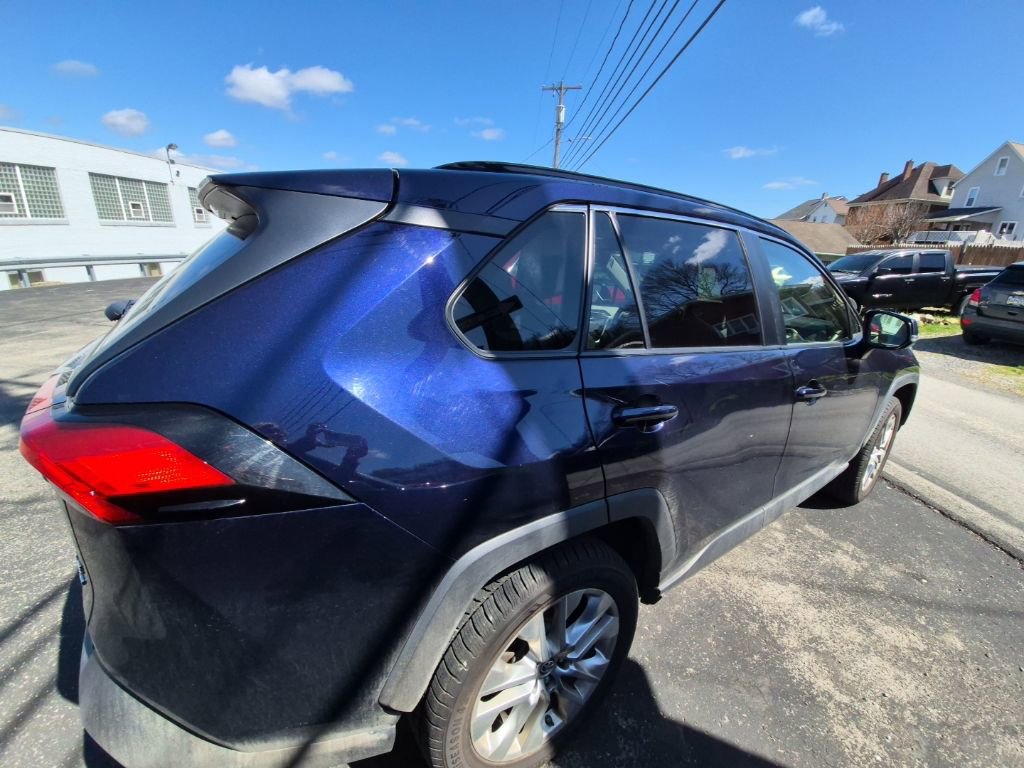 Used 2019 Toyota RAV4 XLE Premium w/ Cold Weather Package image 8