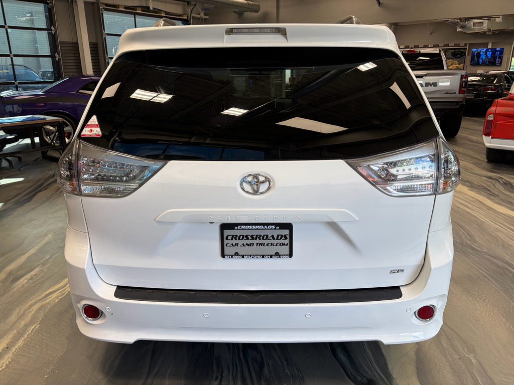 Used 2017 Toyota Sienna SE FWD image 34