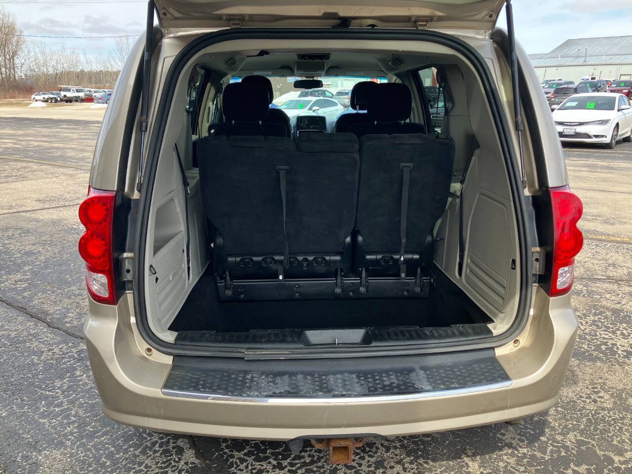 Used 2013 Dodge Grand Caravan Crew w/ Driver Convenience Group FWD image 20