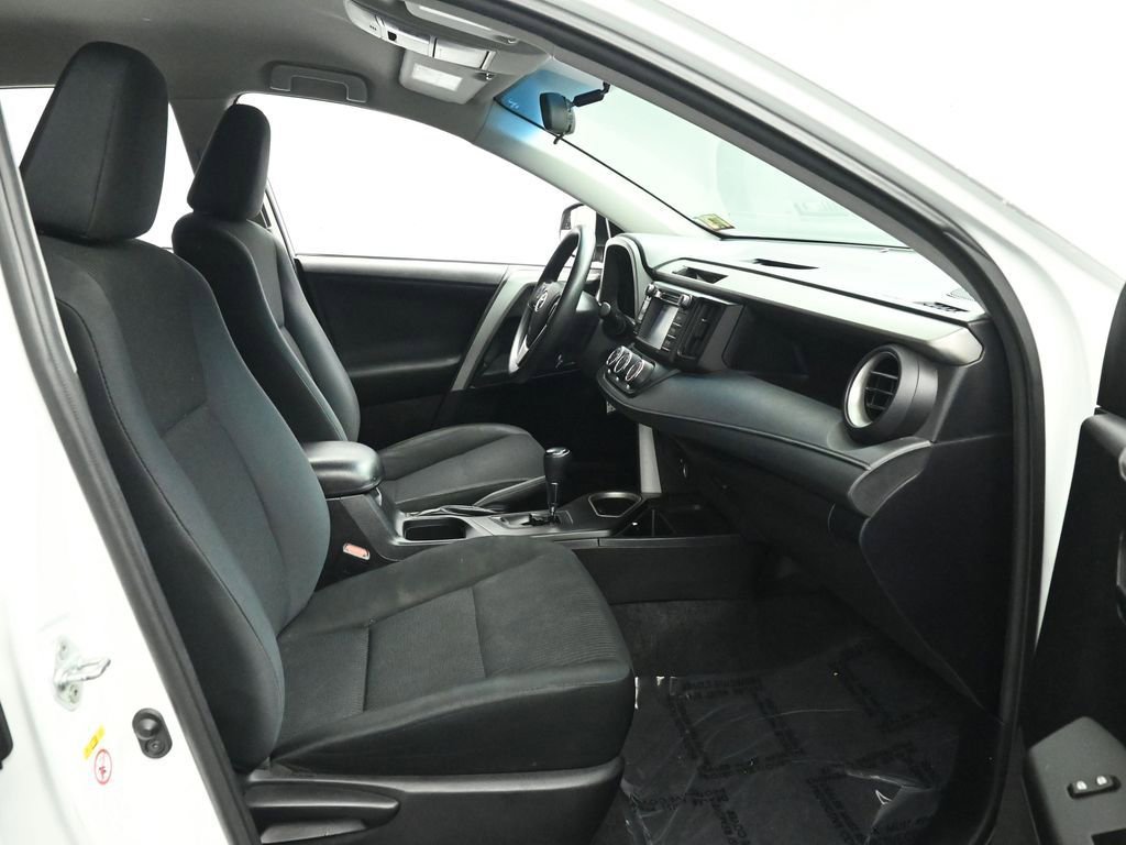Used 2016 Toyota RAV4 LE image 21
