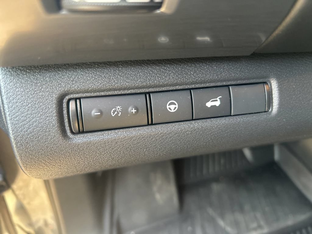 Used 2023 Nissan Pathfinder SL AWD/4WD image 26