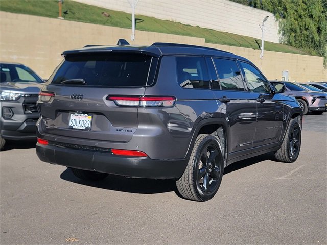 Used 2022 Jeep Grand Cherokee L Limited w/ Black Appearance Package image 6