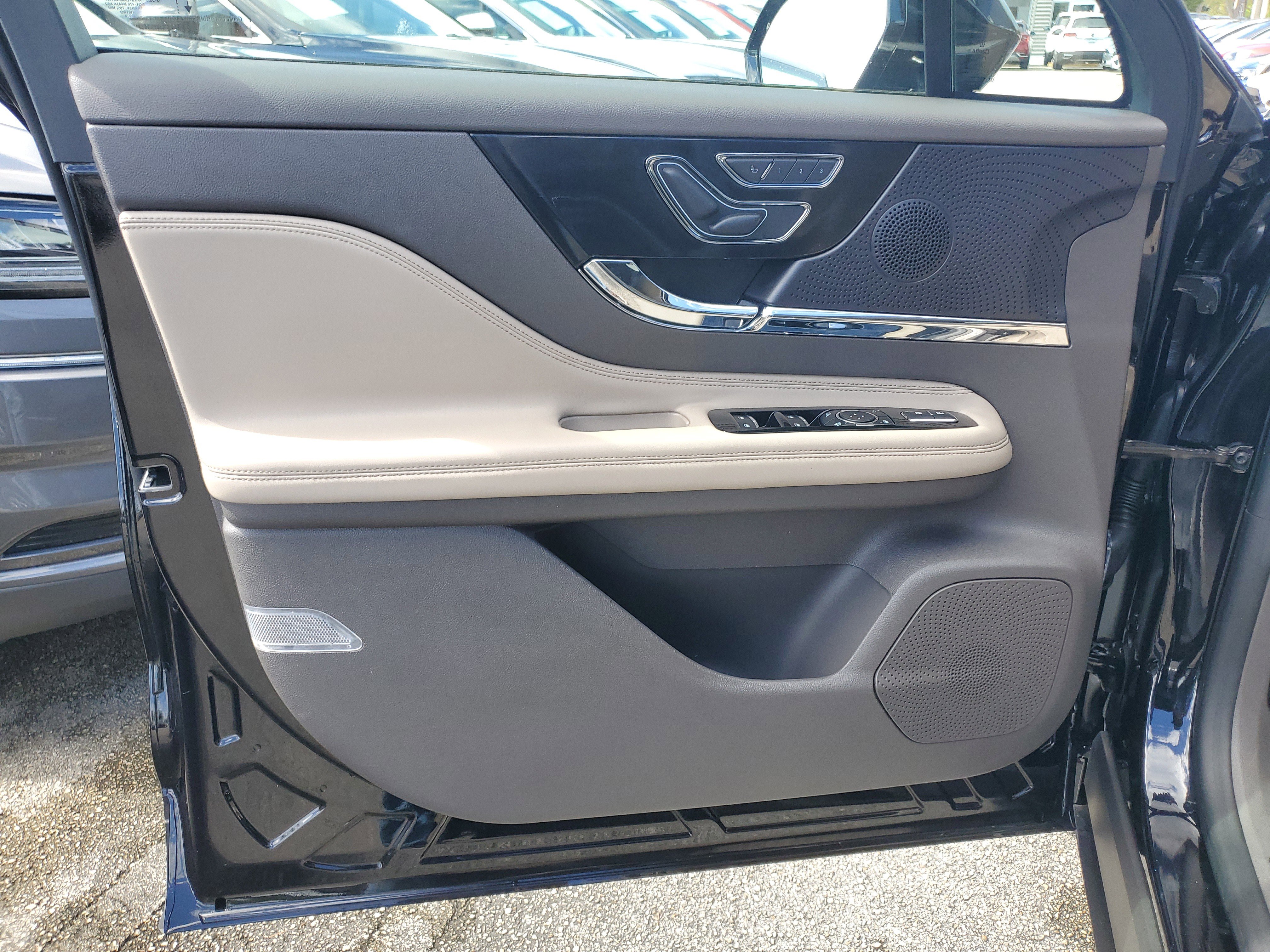 Certified 2024 Lincoln Corsair FWD image 15