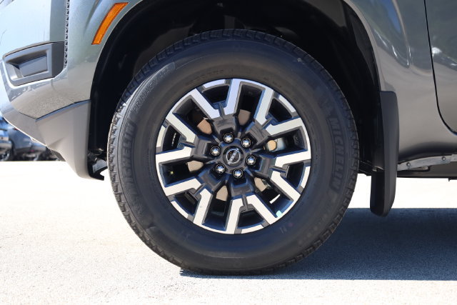 New 2027 Nissan Frontier SV w/ Tow Package AWD/4WD image 8