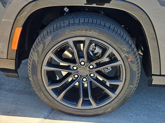 New 2026 Jeep Grand Wagoneer L Summit AWD/4WD image 43