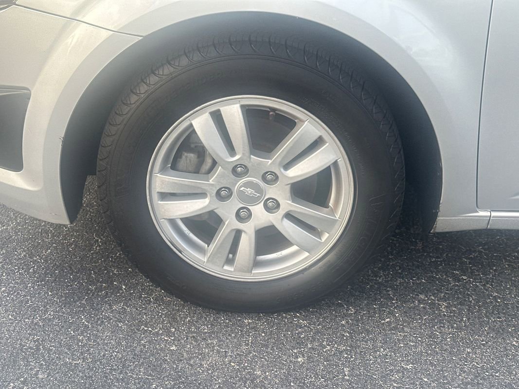 Used 2014 Chevrolet Sonic LT image 9