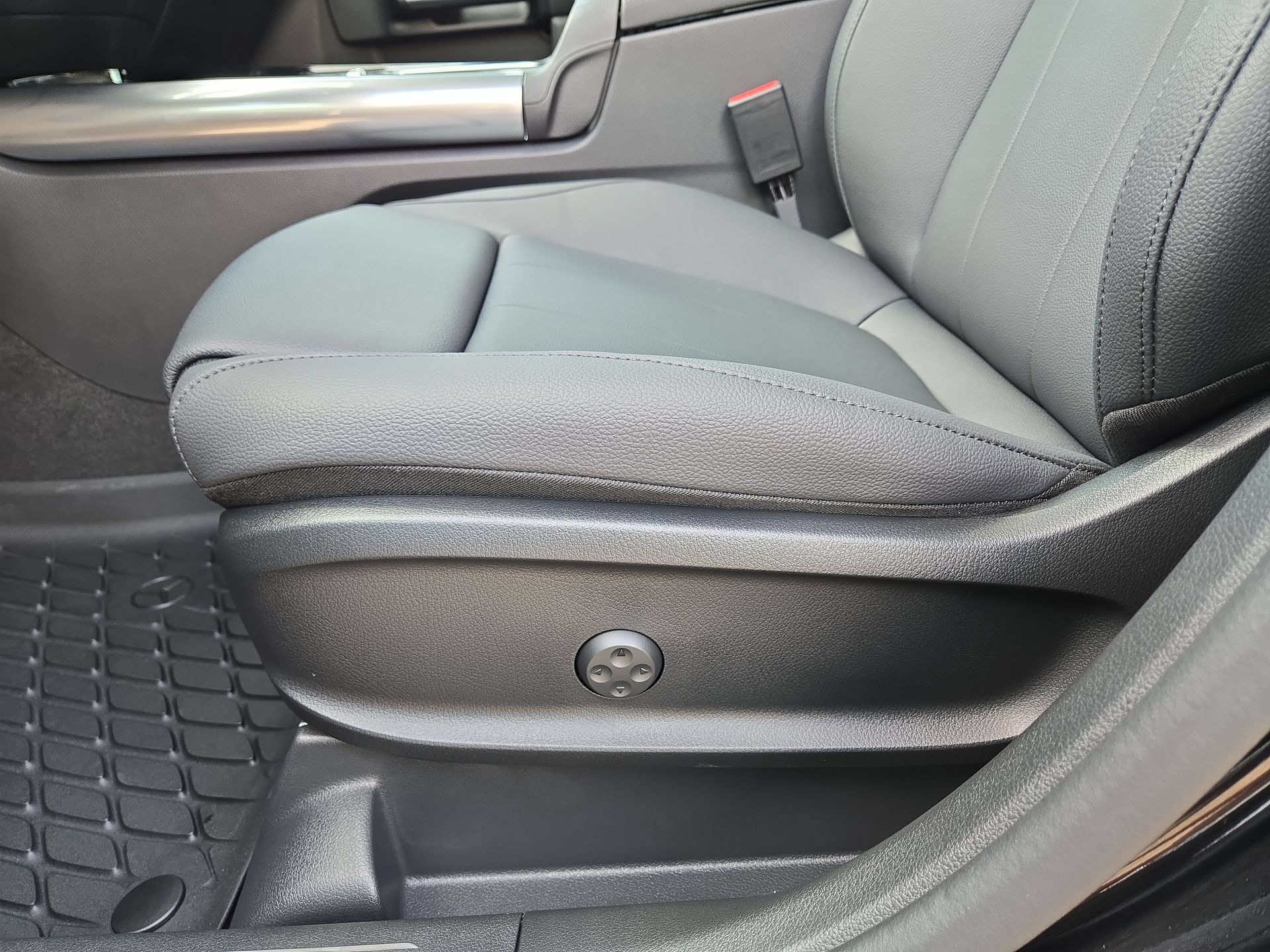 New 2026 Mercedes-Benz GLA 250 4MATIC image 17