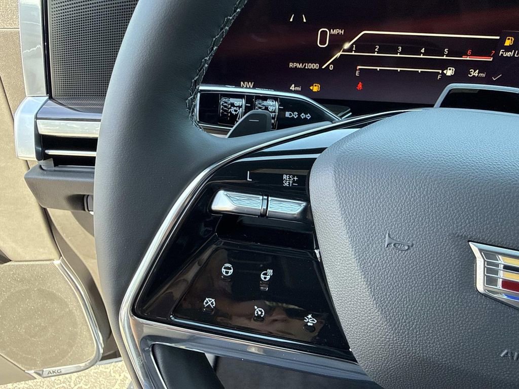 New 2026 Cadillac Escalade ESV Luxury AWD/4WD image 32
