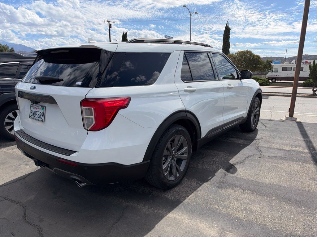 Used 2021 Ford Explorer XLT w/ Equipment Group 202A RWD image 4