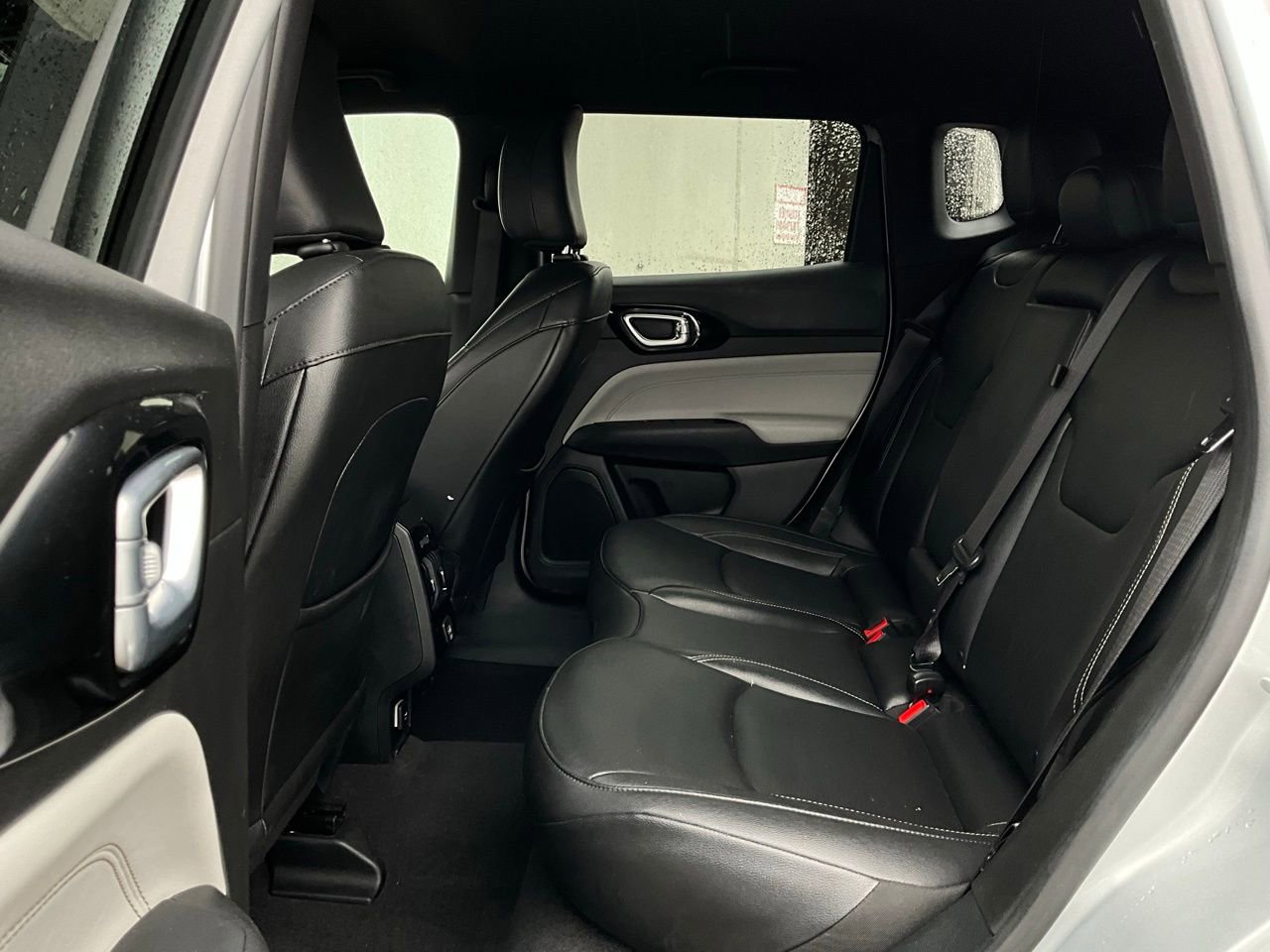 Used 2025 Jeep Compass Limited image 12