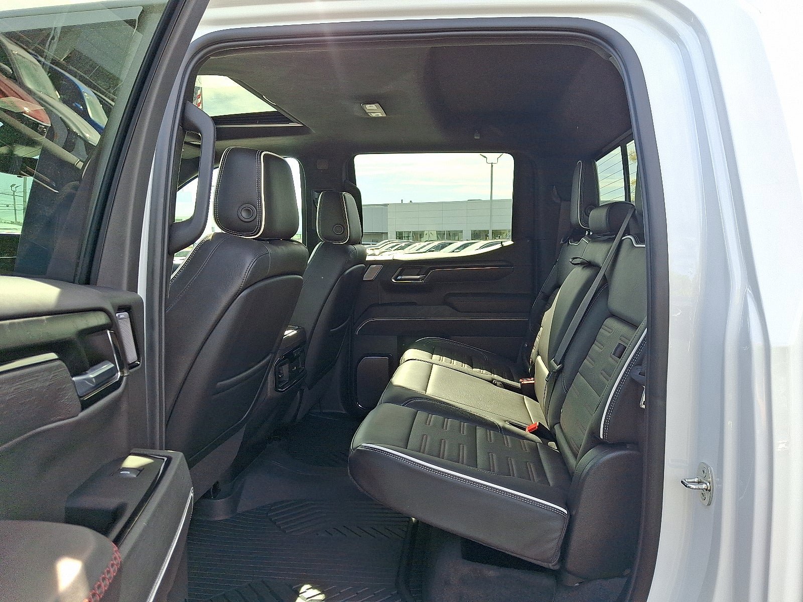 Used 2024 GMC Sierra 1500 AT4X w/ AT4X AEV Edition AWD/4WD image 10
