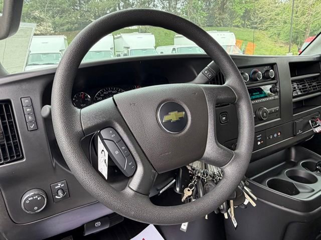 New 2026 Chevrolet Express 2500 w/ Driver Convenience Package RWD image 32