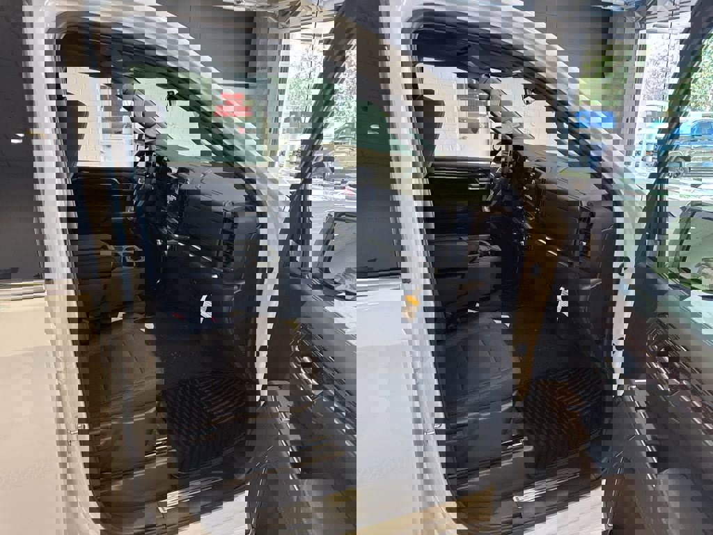 New 2026 GMC Sierra 1500 SLE image 12