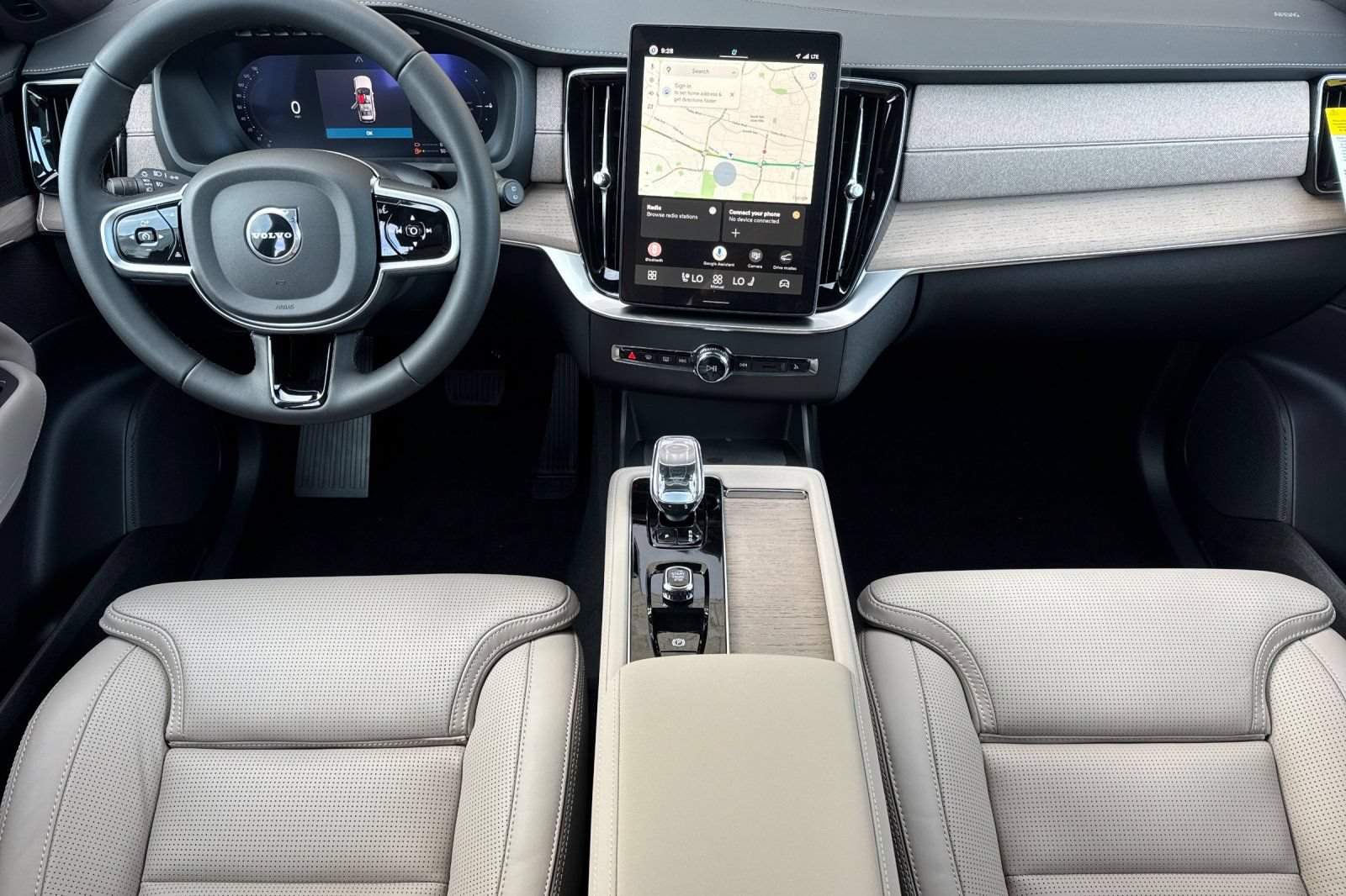New 2026 Volvo XC90 T8 Ultra w/ Protection Package Premier AWD/4WD image 14