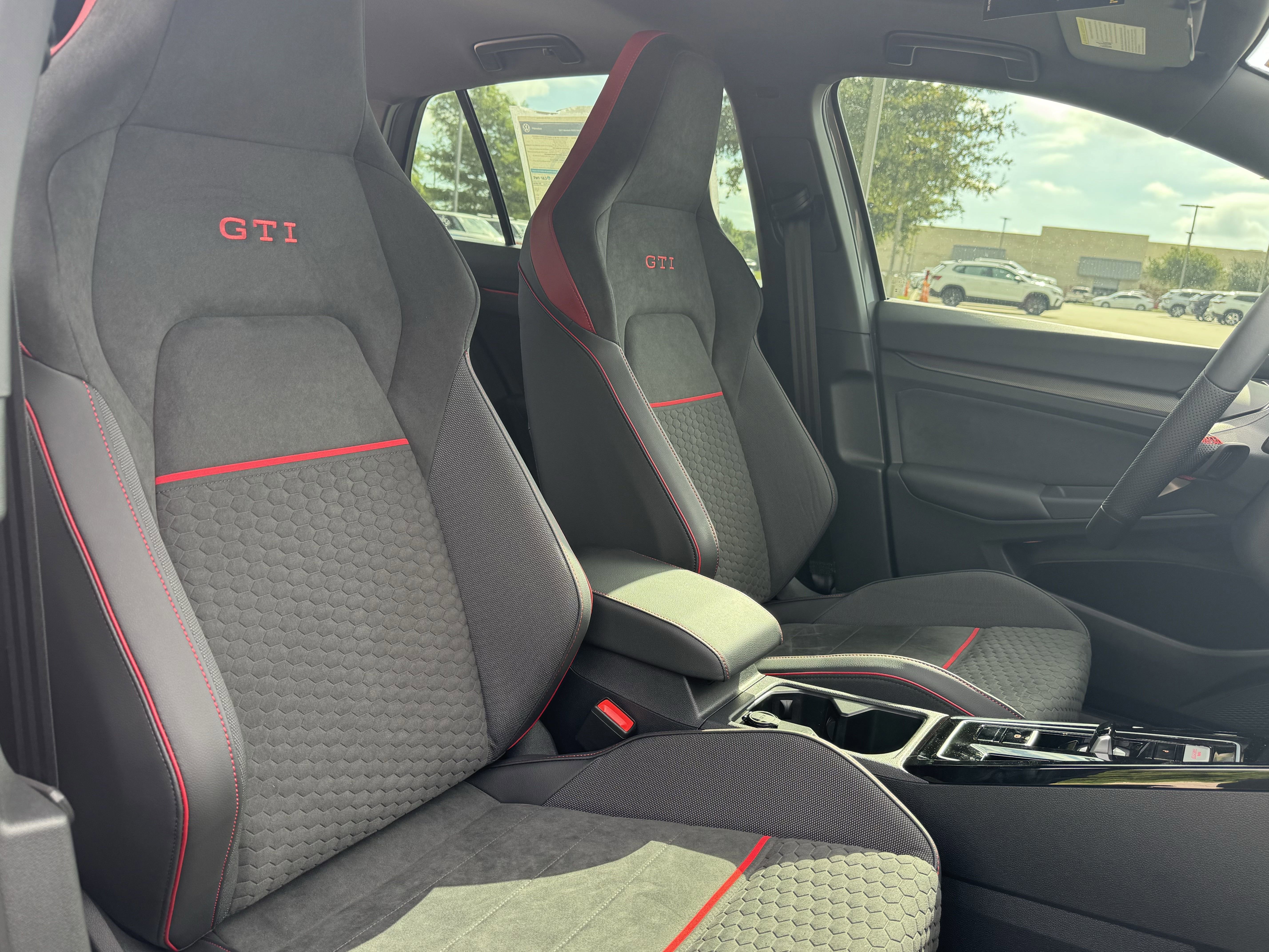 New 2026 Volkswagen Golf SE FWD image 15