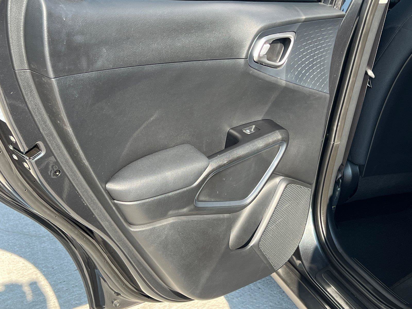 Used 2025 Kia Soul EX FWD image 21