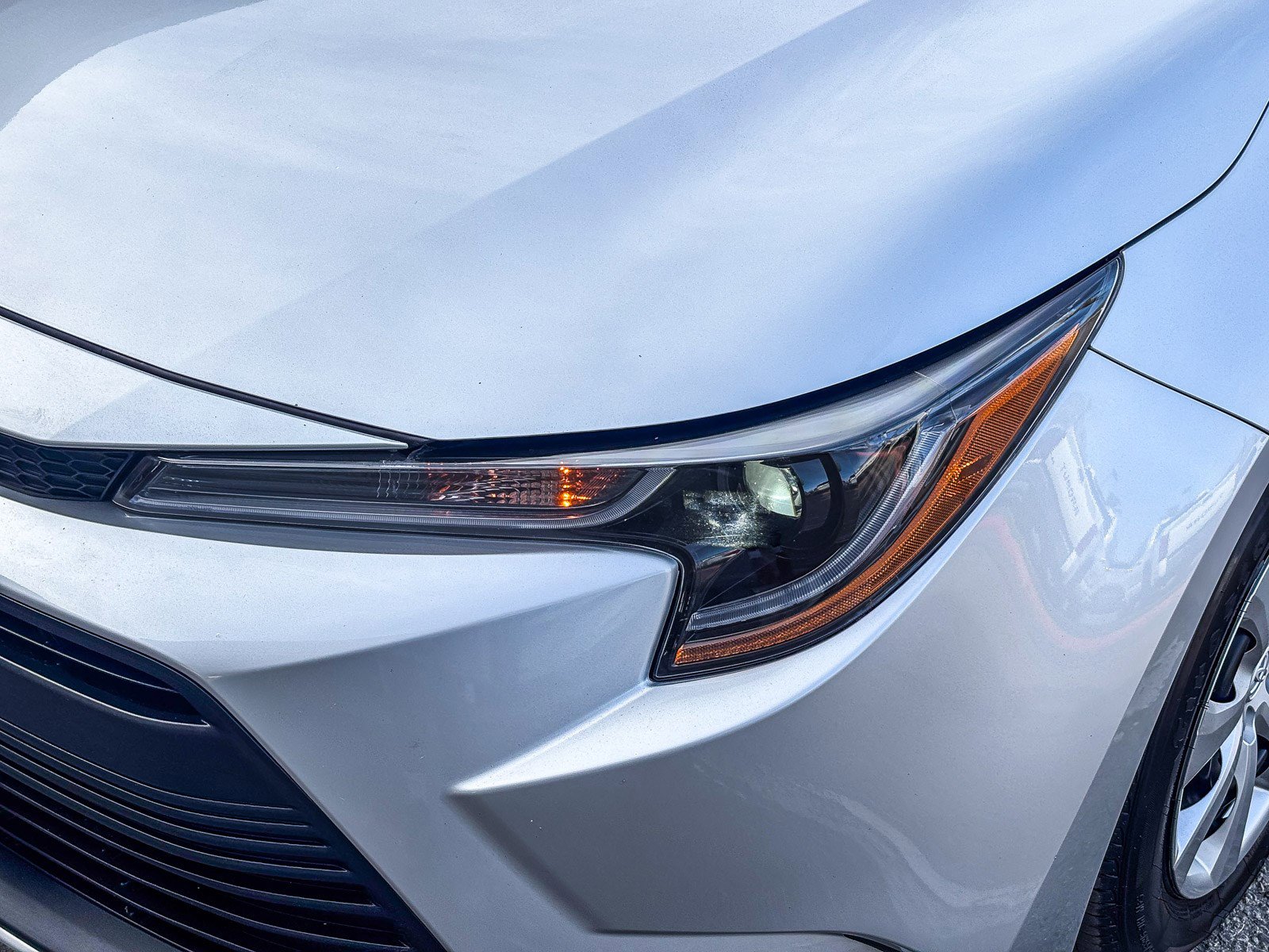 Certified 2025 Toyota Corolla LE FWD image 9