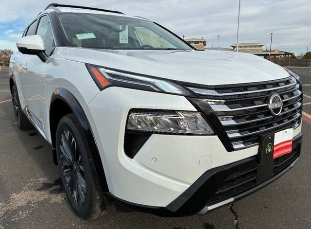 Certified 2024 Nissan Rogue Platinum w/ Platinum Premium Package FWD image 8