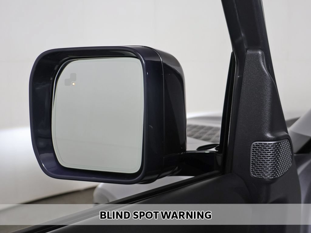 Used 2020 Land Rover Defender 110 HSE AWD/4WD image 8