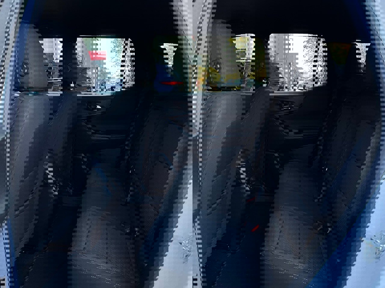 Used 2025 Chevrolet Equinox LT image 11