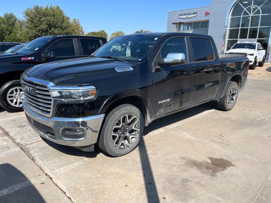 Used 2025 RAM 1500 Laramie AWD/4WD image 1