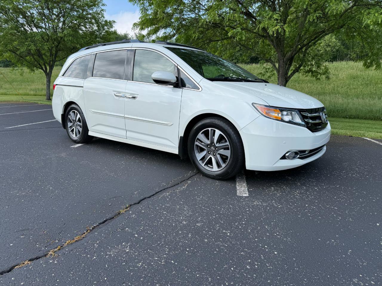 Used 2014 Honda Odyssey Touring Elite image 1