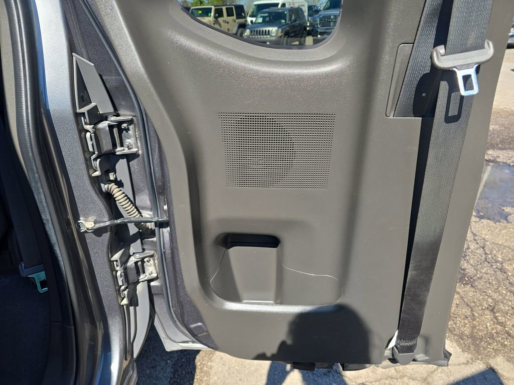 Used 2019 Nissan Frontier SV w/ Value Truck Package AWD/4WD image 25
