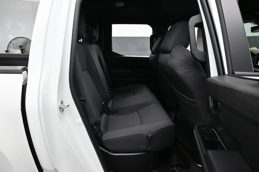Used 2025 Toyota Tacoma SR5 AWD/4WD image 37