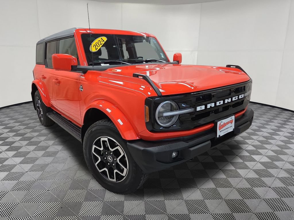 Used 2024 Ford Bronco Outer Banks AWD/4WD image 3