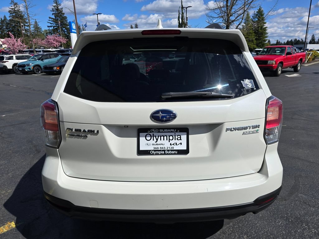 Used 2017 Subaru Forester 2.5i Premium AWD/4WD image 5