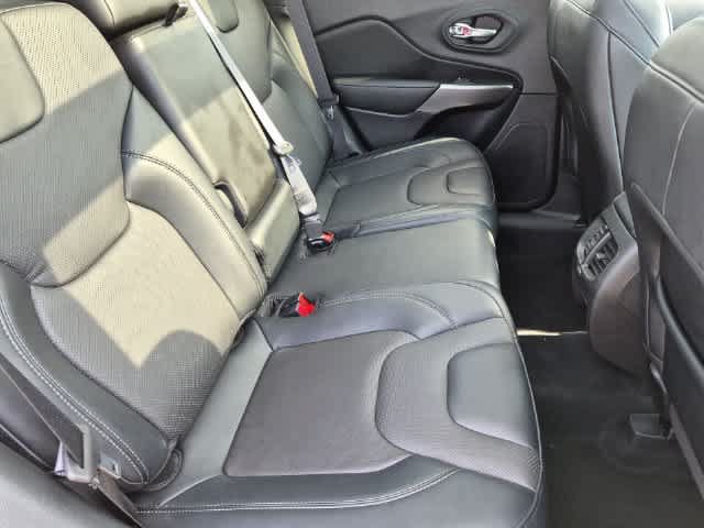 Used 2022 Jeep Cherokee Latitude Lux w/ Sun & Sound Group AWD/4WD image 21