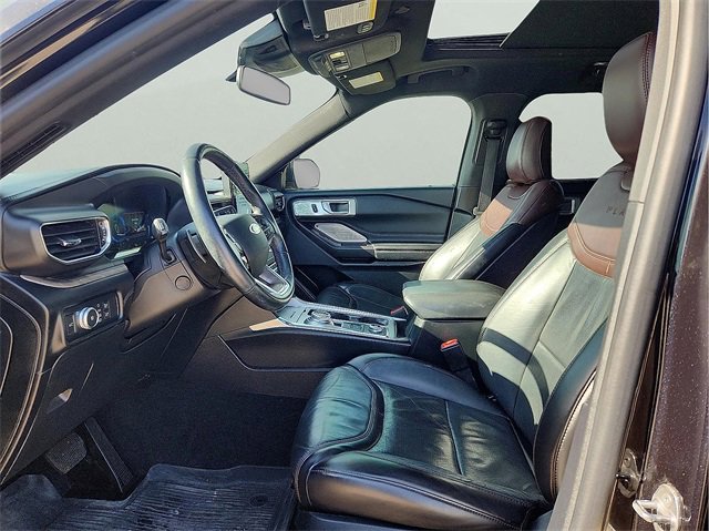 Used 2020 Ford Explorer Platinum w/ Premium Technology Package image 12