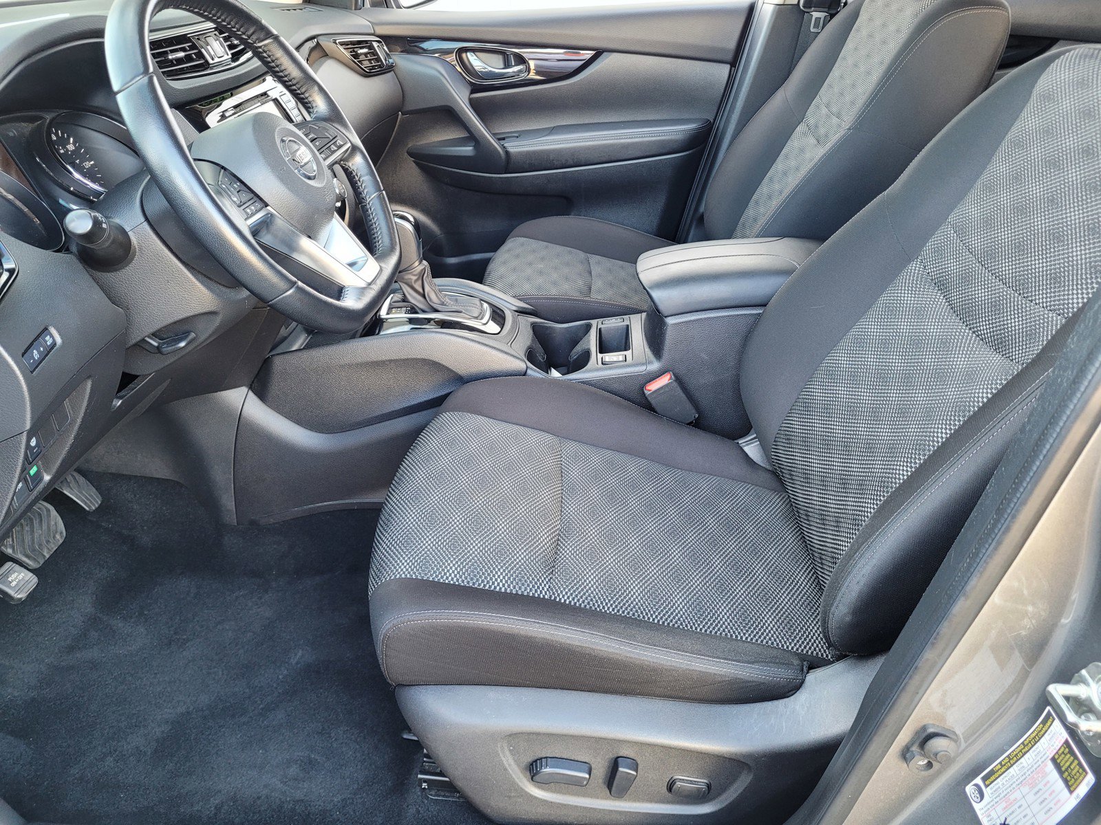 Certified 2021 Nissan Rogue Sport SV image 18