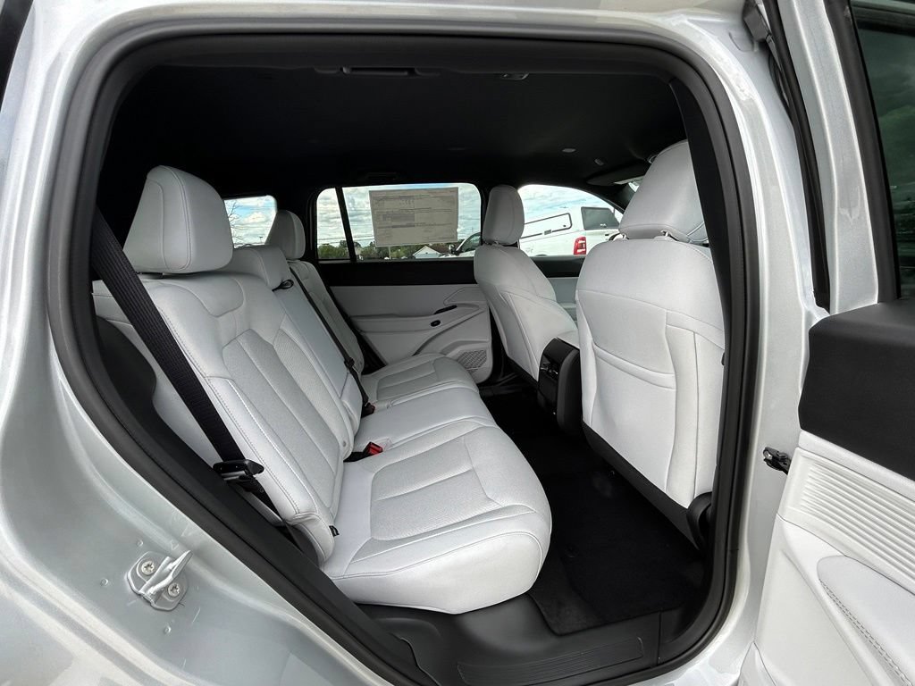 New 2026 Jeep Cherokee Limited AWD/4WD image 40