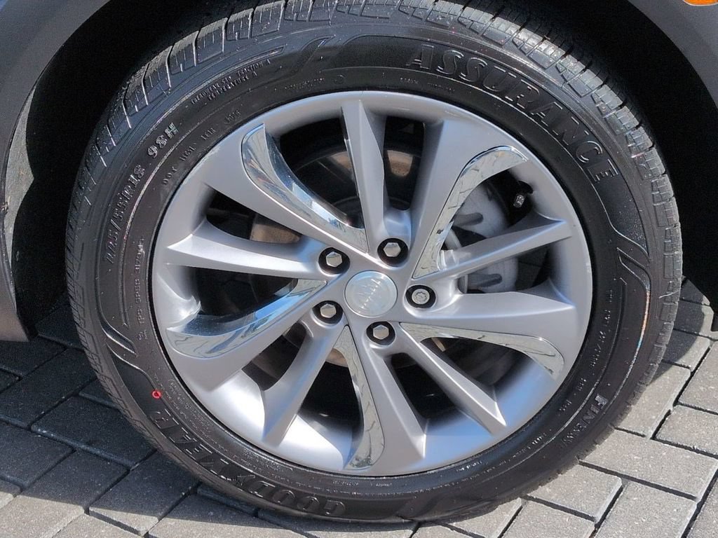 Used 2023 Buick Encore GX Essence w/ Experience Buick Package FWD image 12