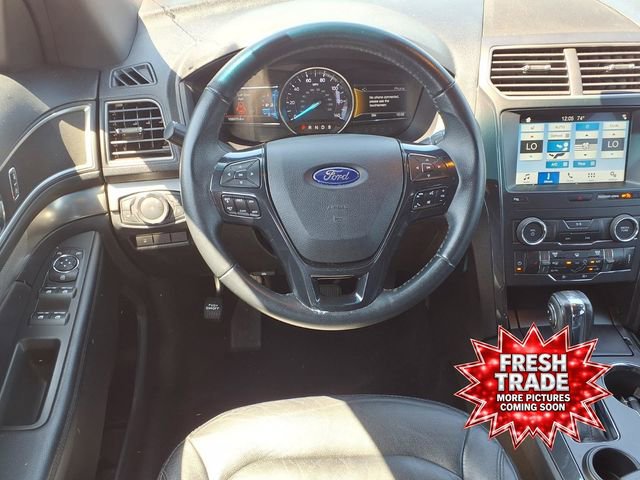 Used 2018 Ford Explorer XLT w/ Equipment Group 202A FWD image 5