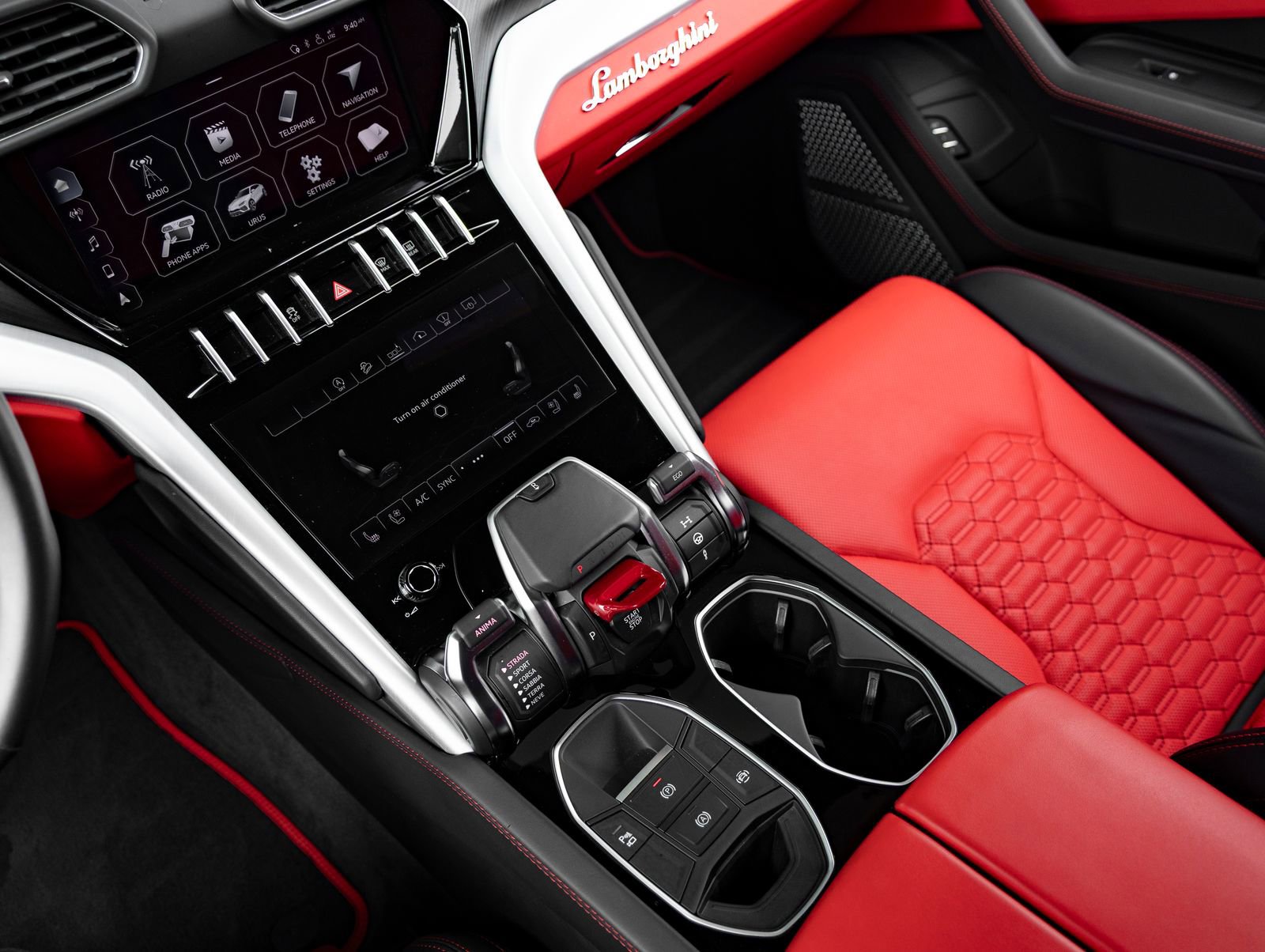 Used 2020 Lamborghini Urus image 33