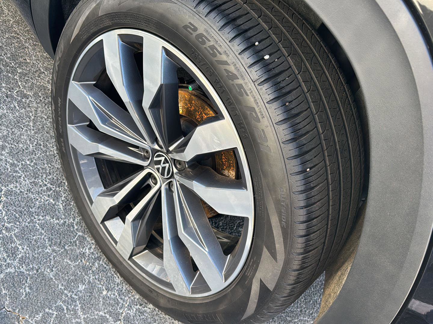 Used 2023 Volkswagen Atlas Cross Sport SEL Premium R-Line image 10