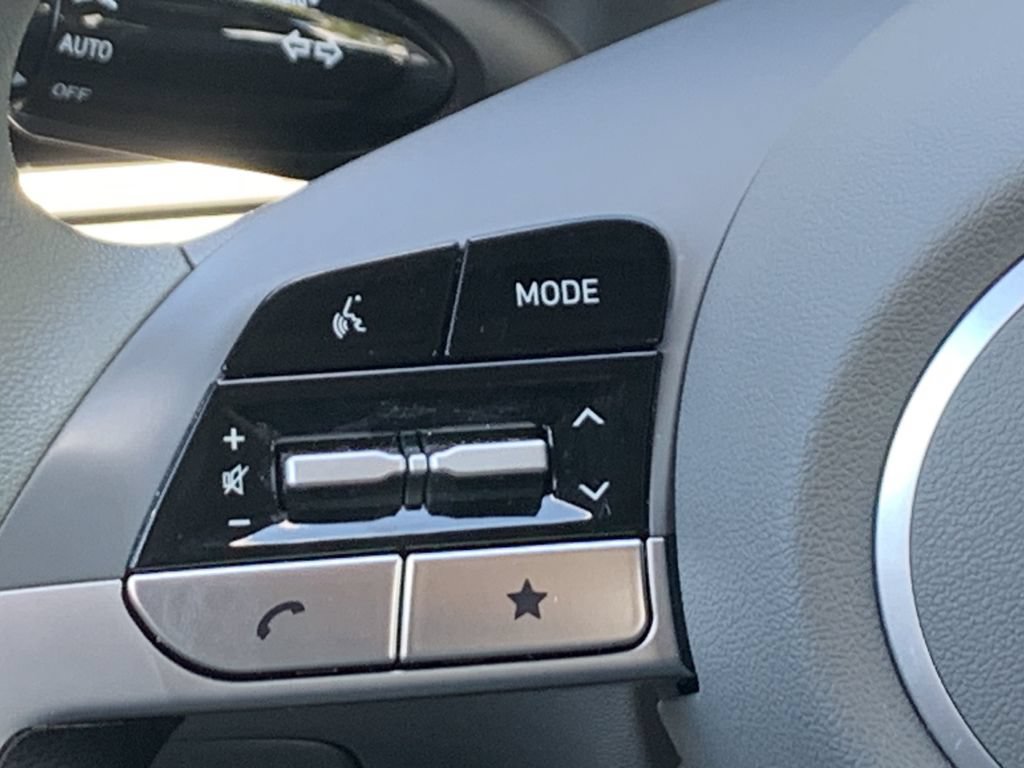 Certified 2026 Hyundai Elantra SE FWD image 23