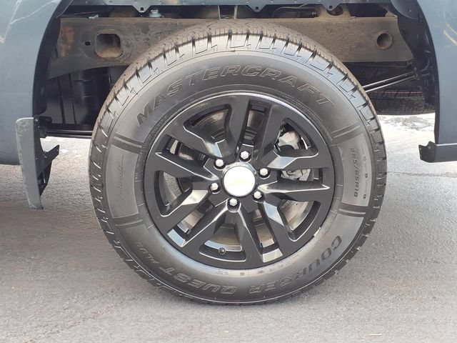 Used 2022 Chevrolet Silverado 1500 LT AWD/4WD image 7