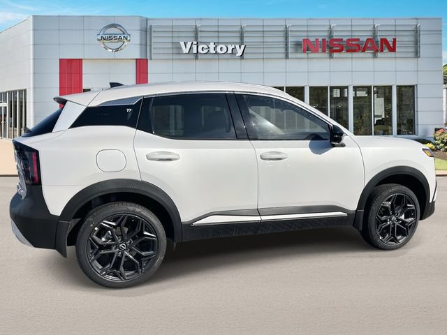 New 2026 Nissan Kicks SR w/ SR Premium Package FWD image 2