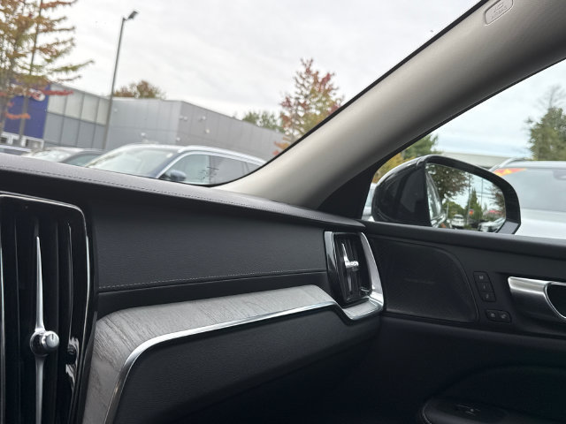 Used 2024 Volvo V60 B5 Cross Country Ultimate w/ Protection Package Premier AWD/4WD image 18